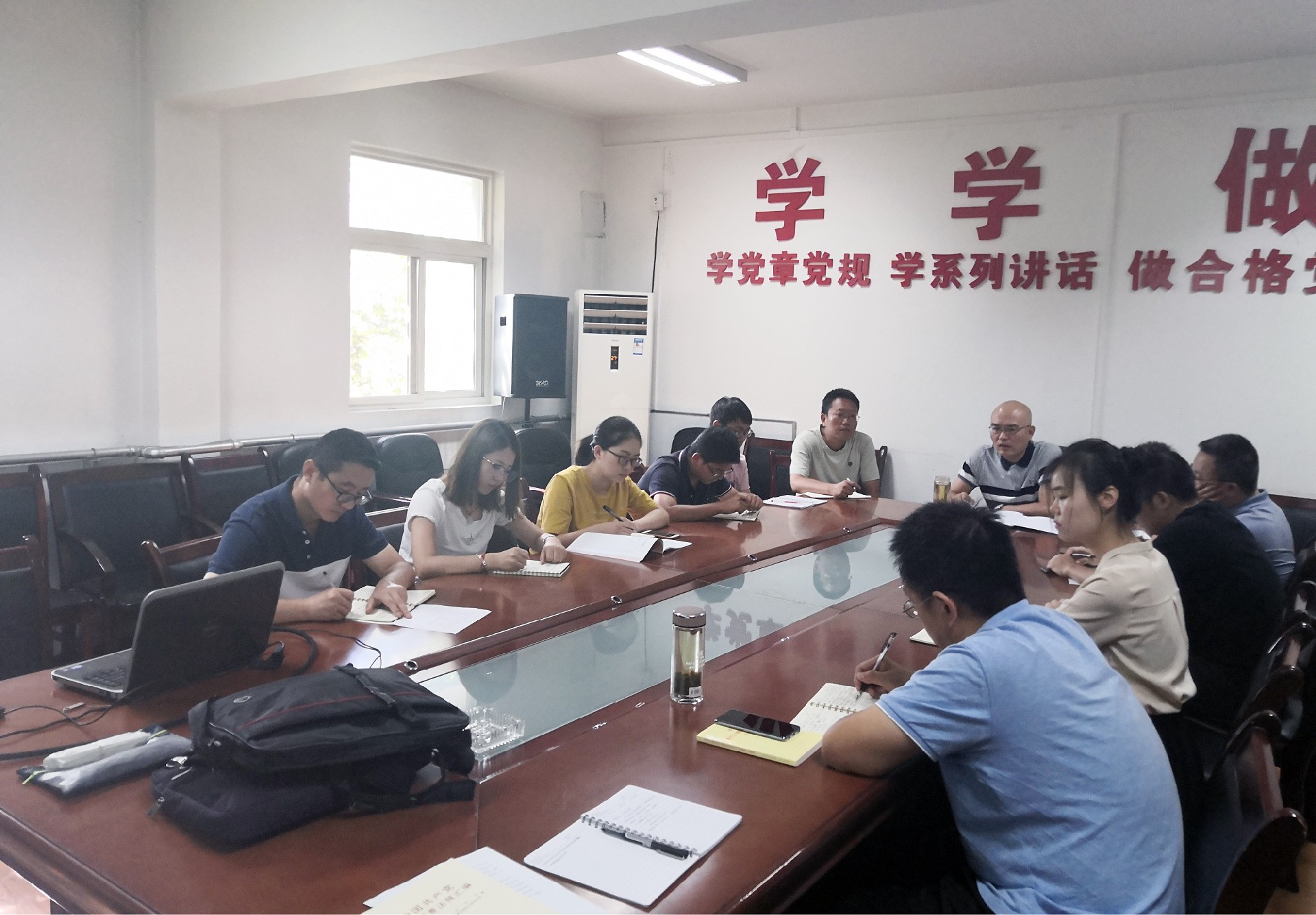 第一黨支部開展“不忘初心、牢記使命” 主題教育專題學習研討及組織生活會